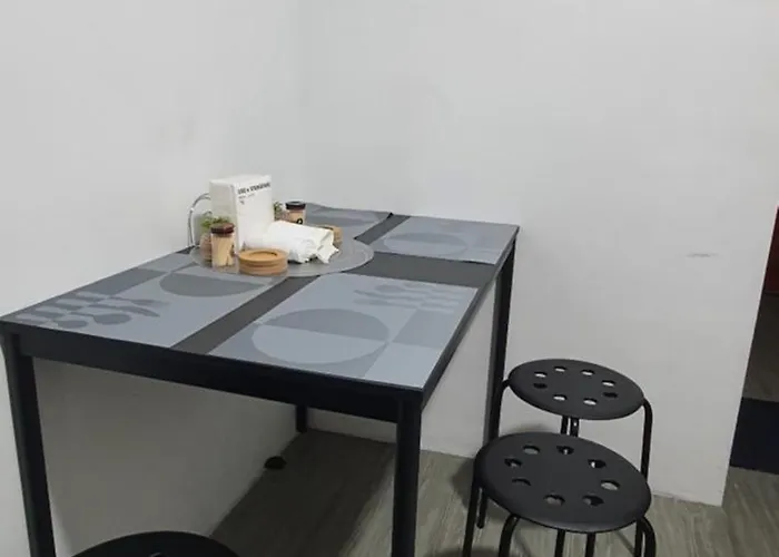 Makati I *